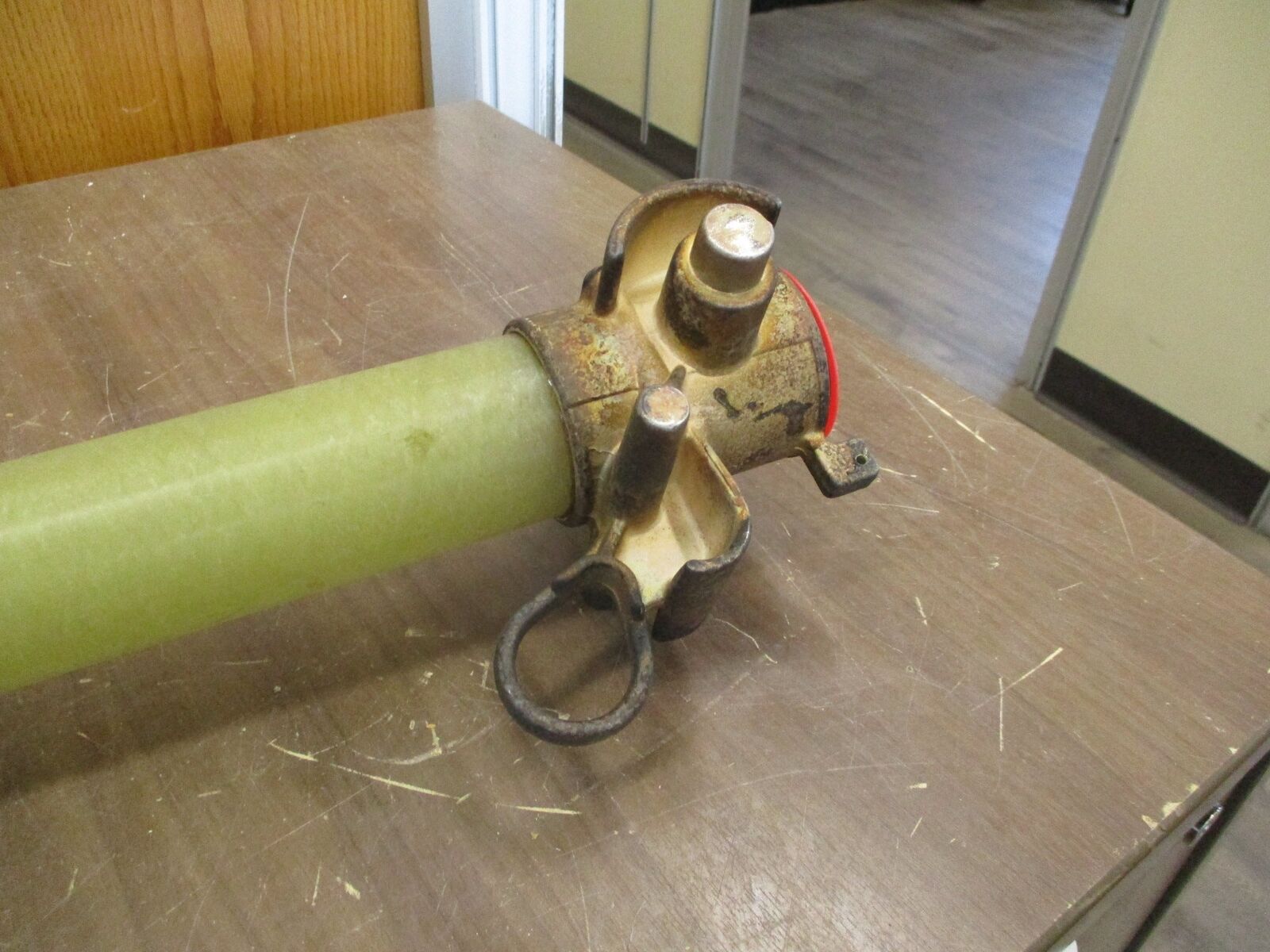 Cutler-Hammer RBA-400 Fuse Holder 25RBA4-DH 25.8kV 300A 50/60Hz New Surplus