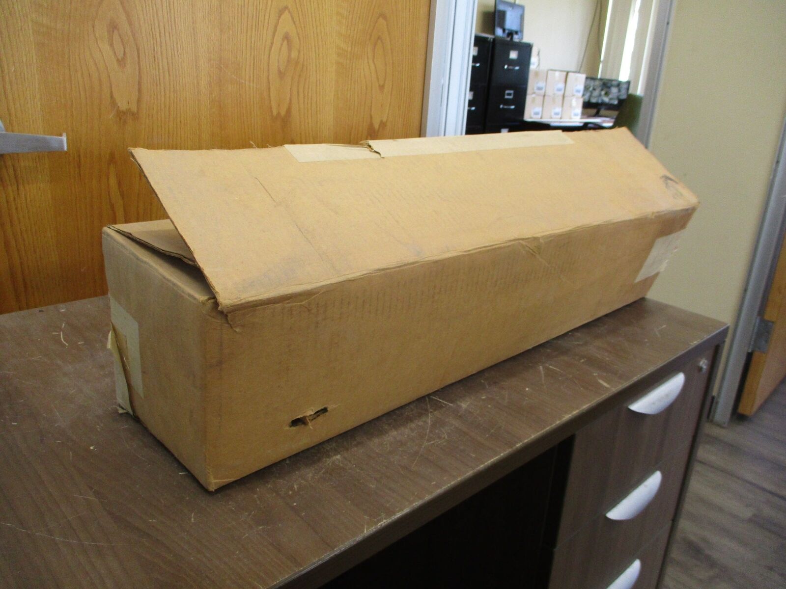 Cutler-Hammer RBA-400 Fuse Holder 25RBA4-DH 25.8kV 300A 50/60Hz New Surplus