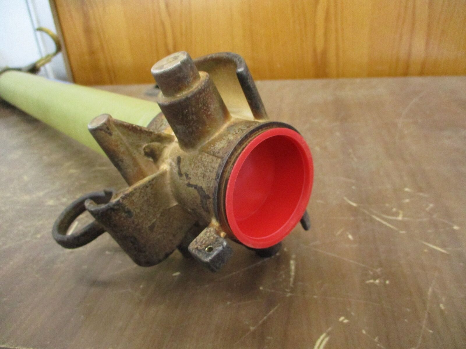 Cutler-Hammer RBA-400 Fuse Holder 25RBA4-DH 25.8kV 300A 50/60Hz New Surplus