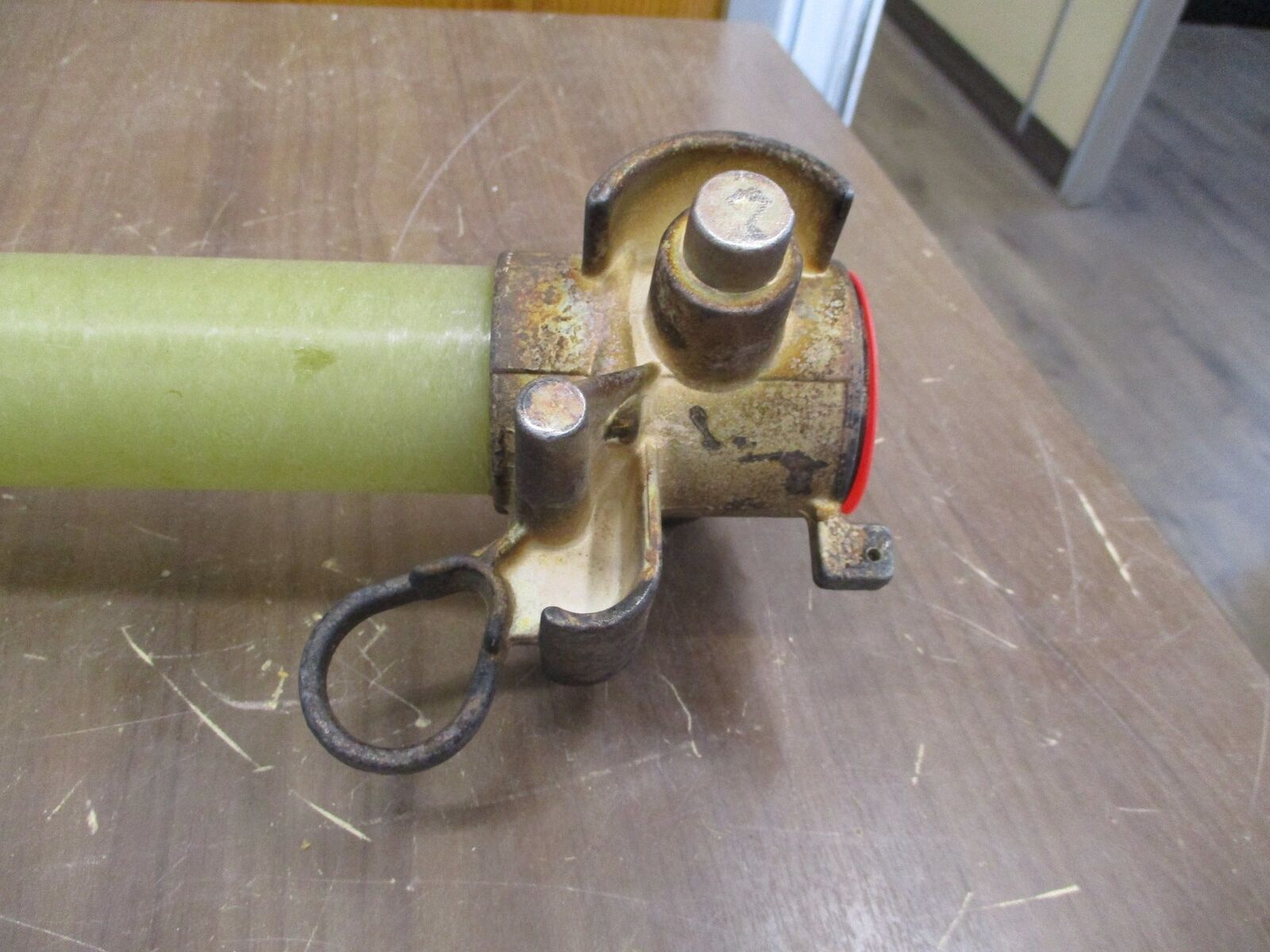 Cutler-Hammer RBA-400 Fuse Holder 25RBA4-DH 25.8kV 300A 50/60Hz New Surplus