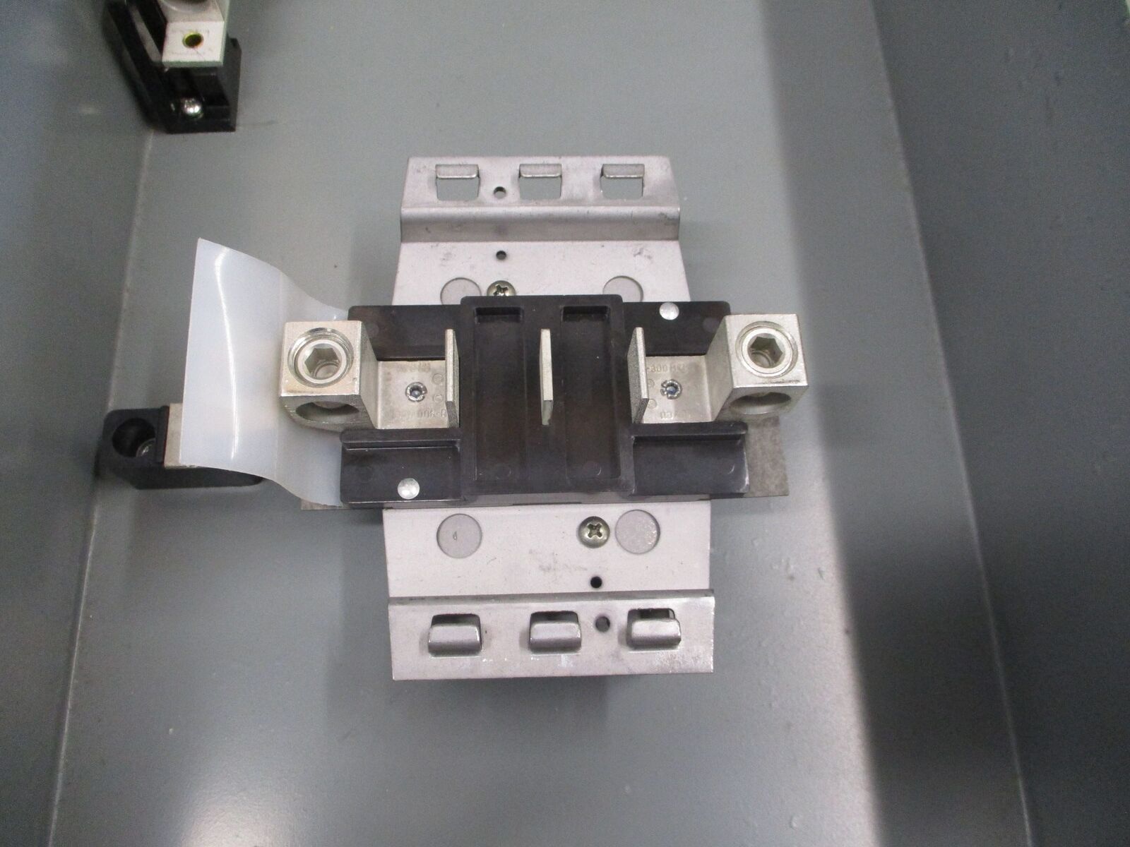 Bryant 3R Main Lug Load Center BJ3R1N 225A 120/208/240VAC 3Ph 4W New Surplus