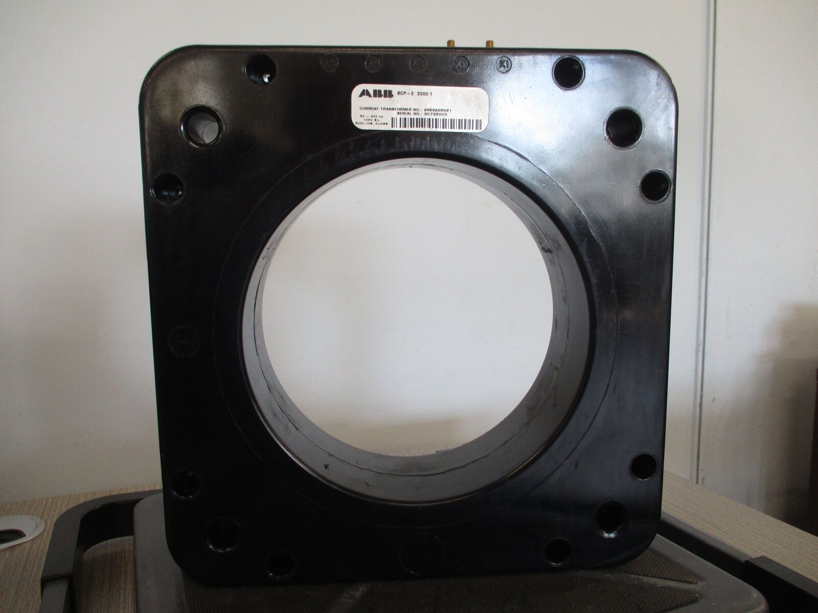 ABB SCP-2 Current Transformer 9628A06G21 Ratio 2000:1A 600V 50-400Hz 10kV BIL Us