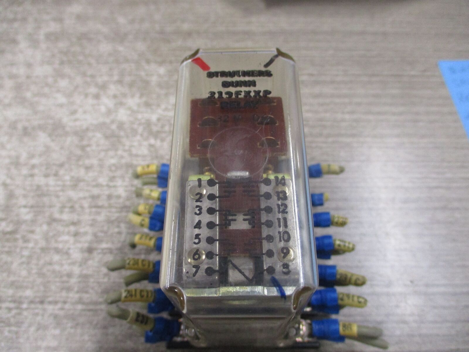 Struthers Dunn Relay 219FXXP 32VDC Coil W/Base Used