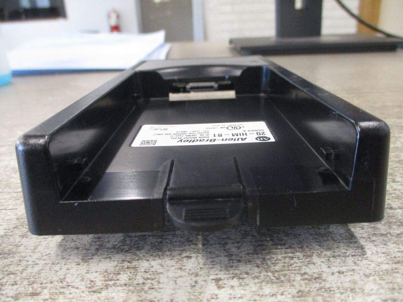 Allen-Bradley Door Mount Bezel 20-HIM-B1 Ser. A 12VDC 280mA Used