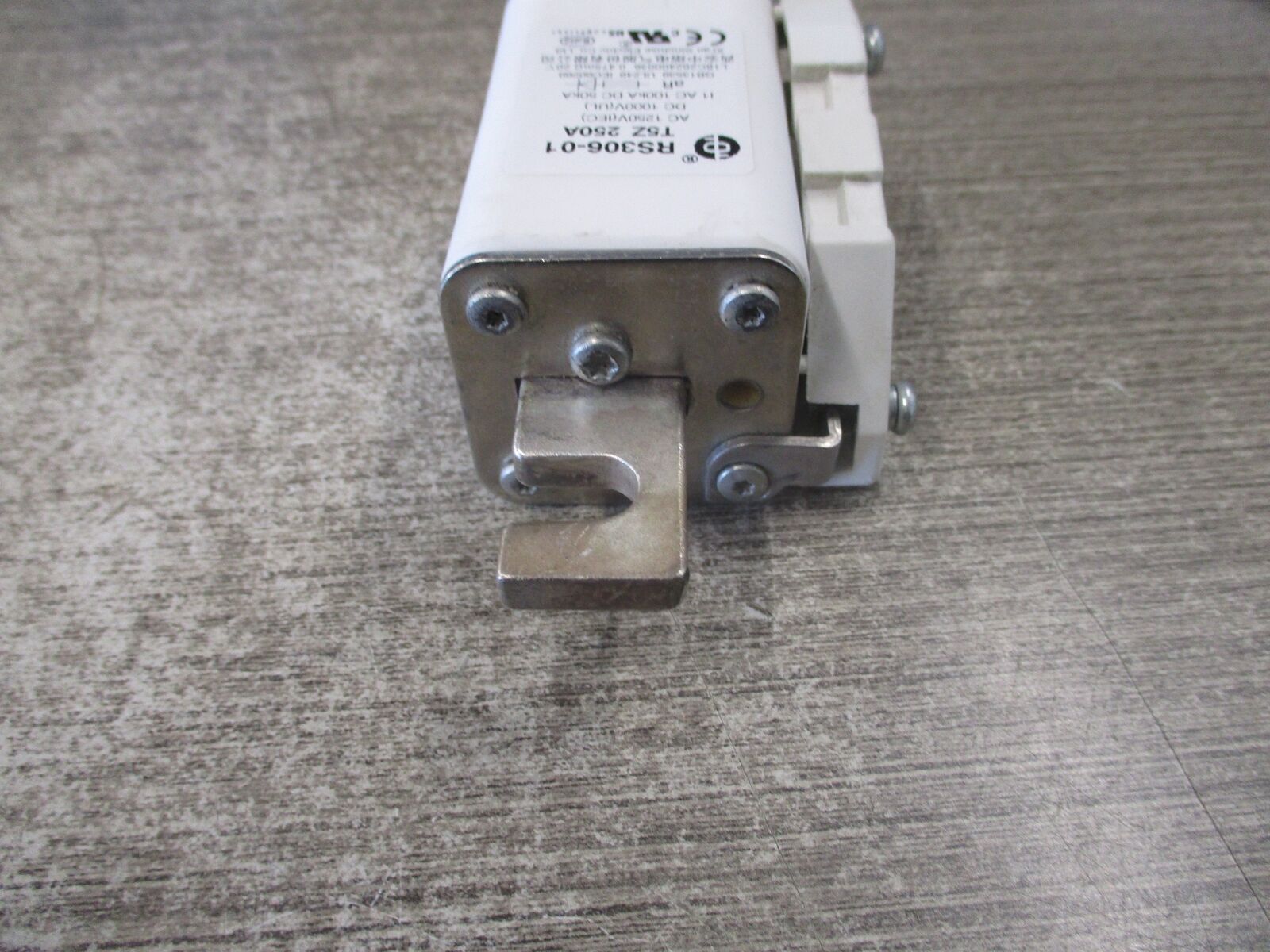 Xi'an Sinofuse Fuse RS306-01 250A 1250V Used