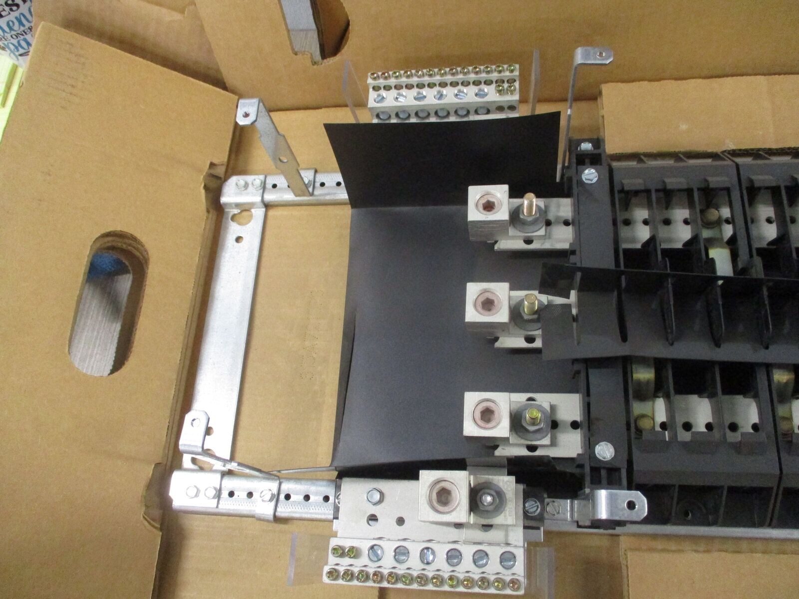 GE A-Series II Panelboard Interior AEF 3422MB 225A 480/277V 3P 4W New Surplus