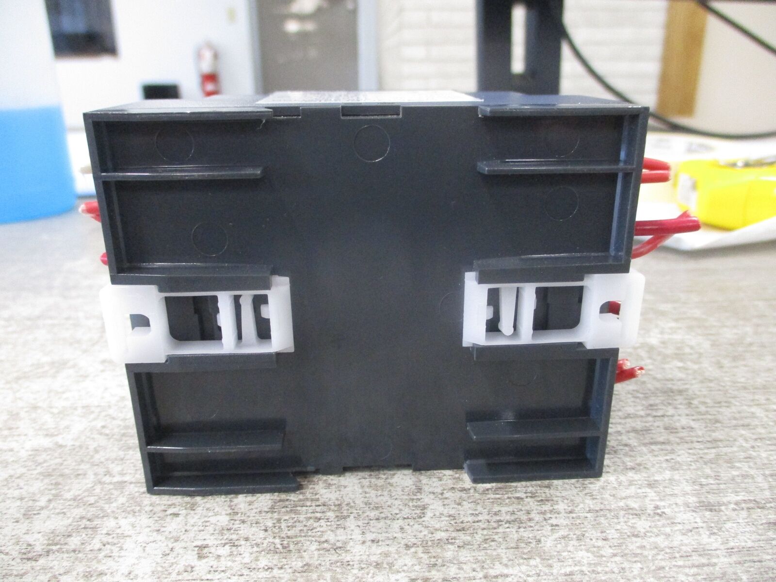 C3 Controls Smart Programmable Relay 900-SBA8I4OM 110-240VAC Used