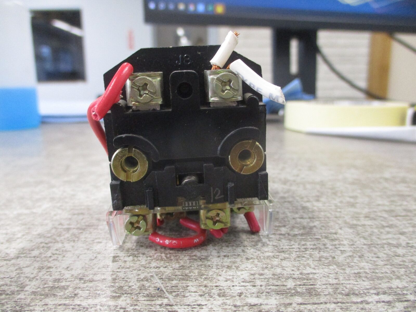 Allen-Bradley Illuminated Push Button 800T-PT16 Ser. T Green 120V 50/60Hz Used