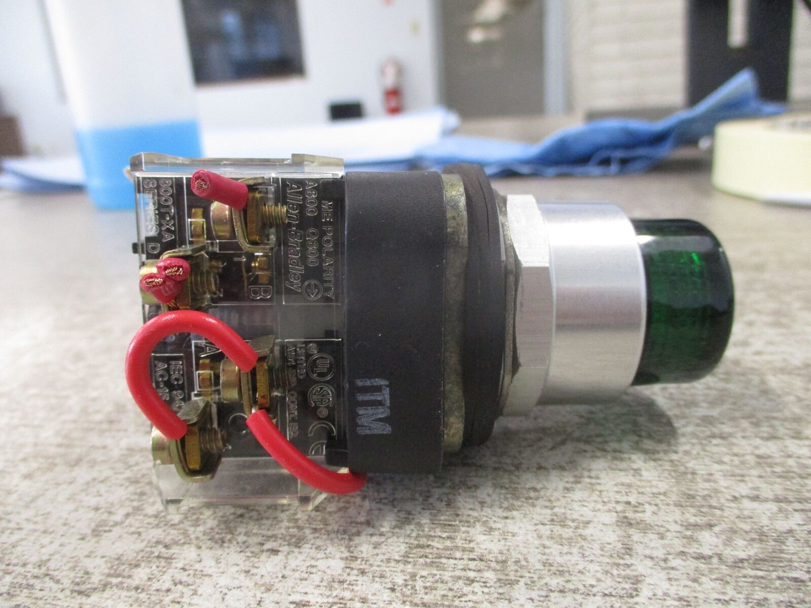 Allen-Bradley Illuminated Push Button 800T-PT16 Ser. T Green 120V 50/60Hz Used