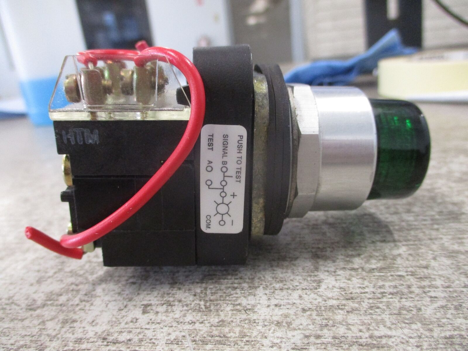 Allen-Bradley Illuminated Push Button 800T-PT16 Ser. T Green 120V 50/60Hz Used