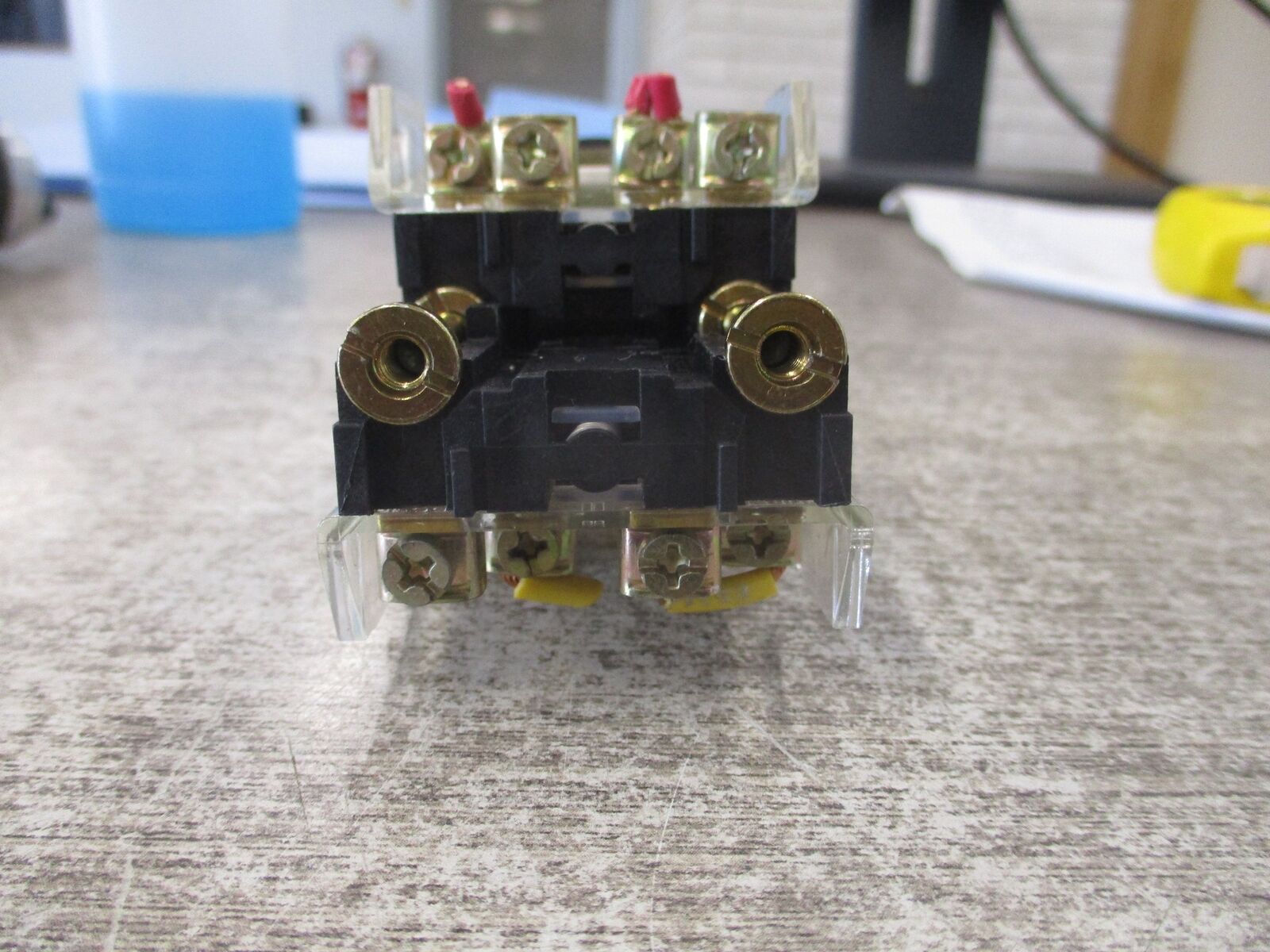 Allen-Bradley Selector Switch 800T-H17 Ser. T Nema 4, 13 Used