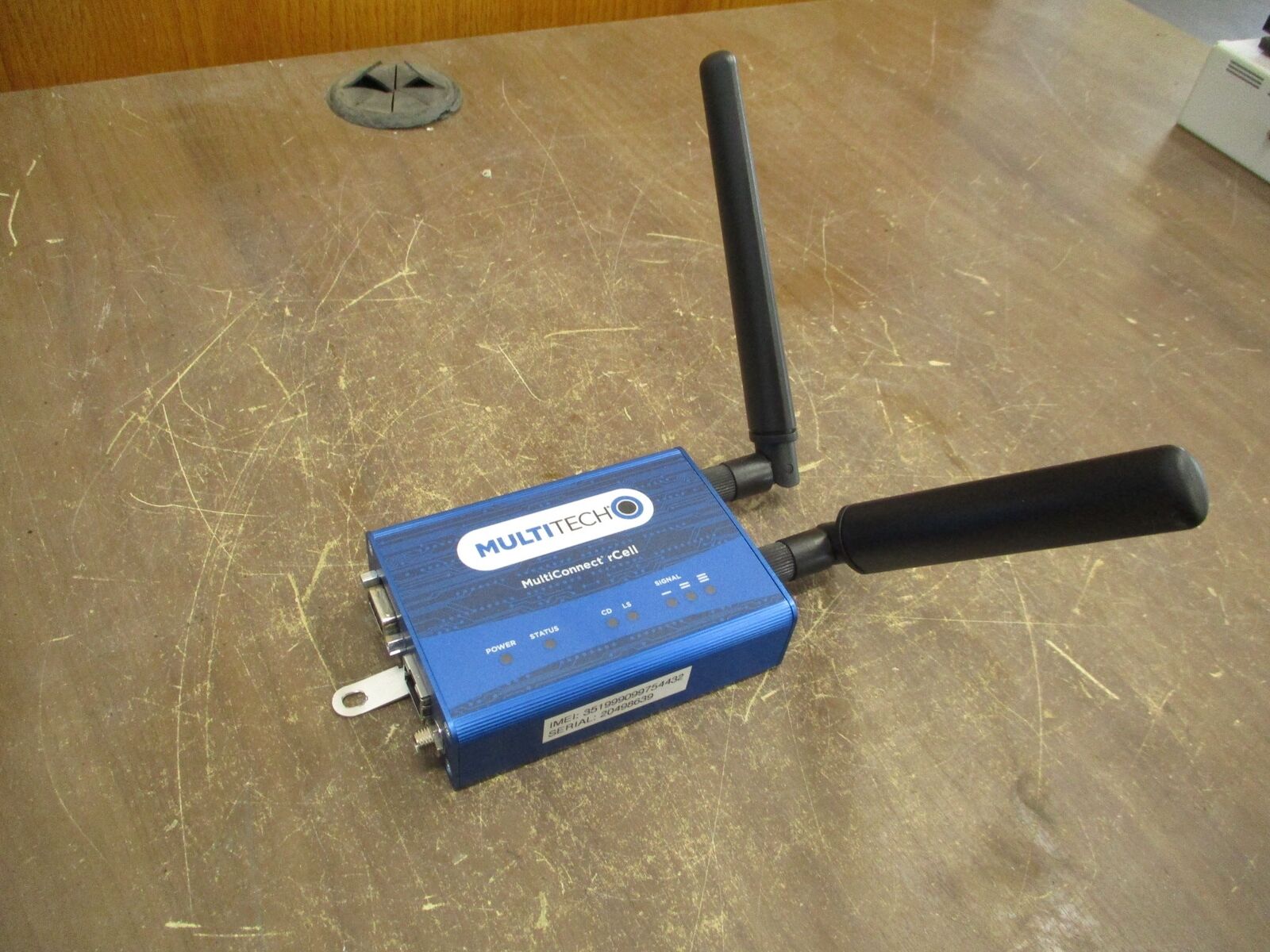 Multitech Multiconnect rCell Cellular to Ethernet Bridge MTR-LVW2-B07 HW Ver. V1