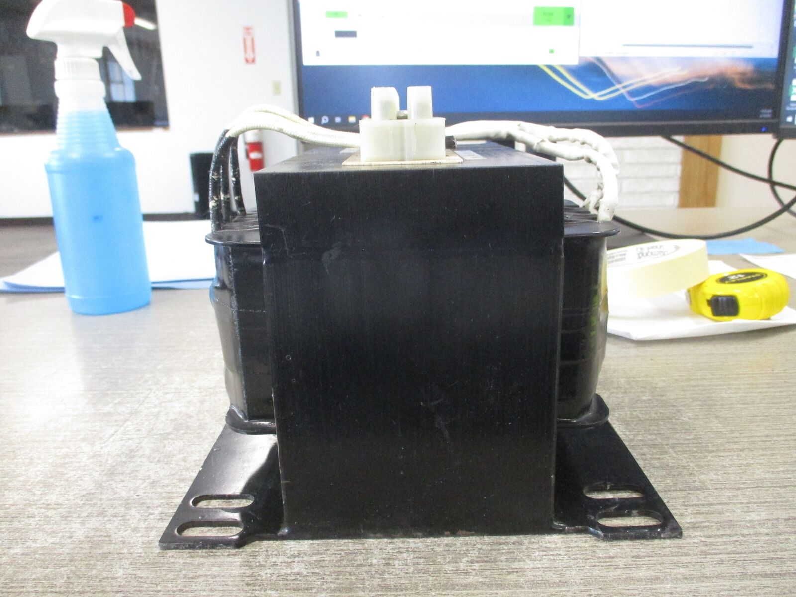 Hammond Control Transformer 172758 2000VA Pri: 208/240/480V Sec: 120V 50/60Hz 1P