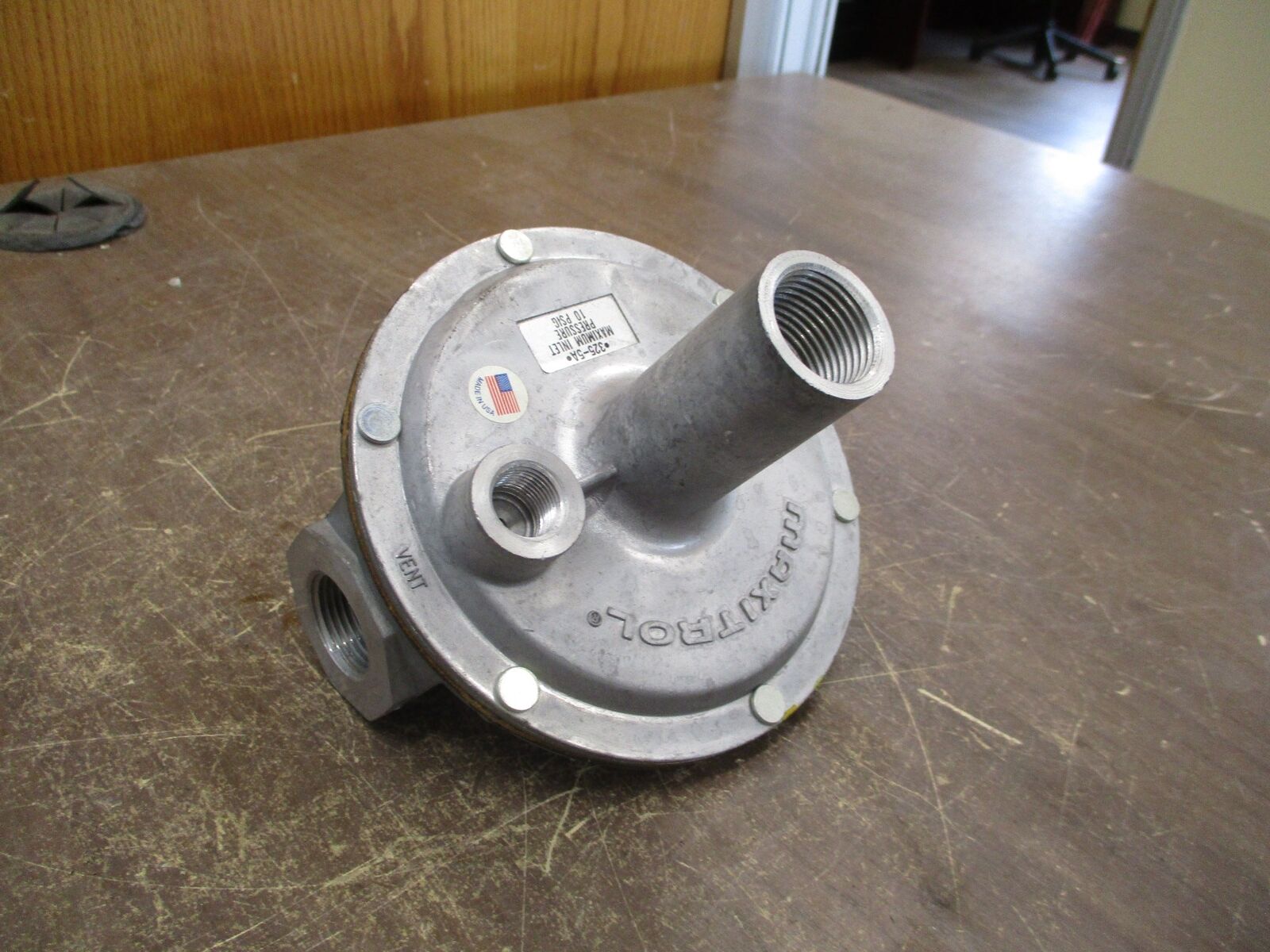 Maxitrol Pressure Regulator 325-5A 10PSIG Used