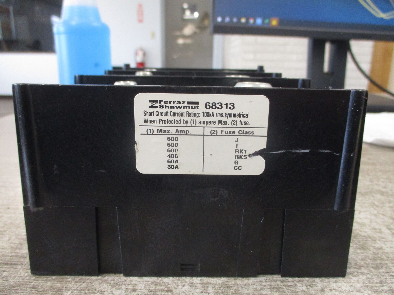 Ferraz Shawmut Power Distribution Block 68313 600V 3P Pri: 500-#4 Sec: 150 Used