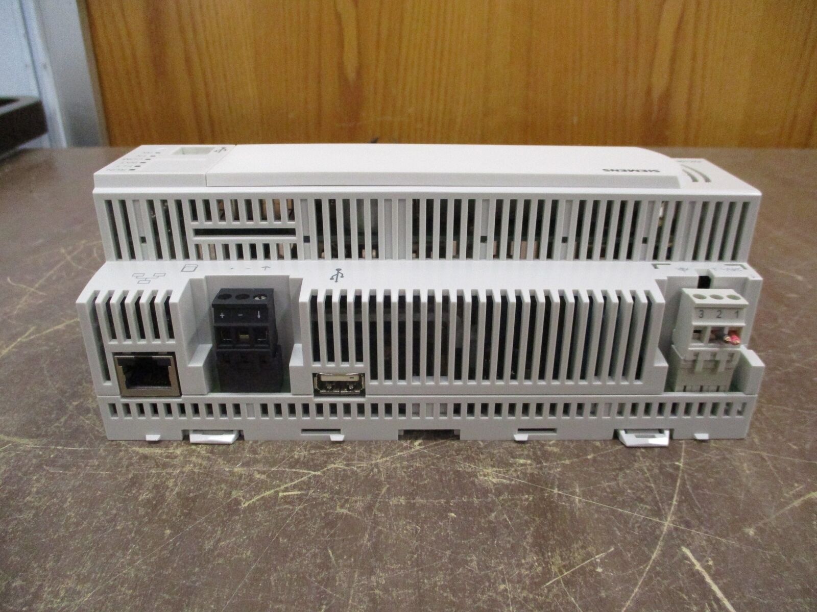 Siemens Programmable Controller PXC100-PE96.A F/W: V2.8.2 24VAC 1A 50/60Hz 24VA