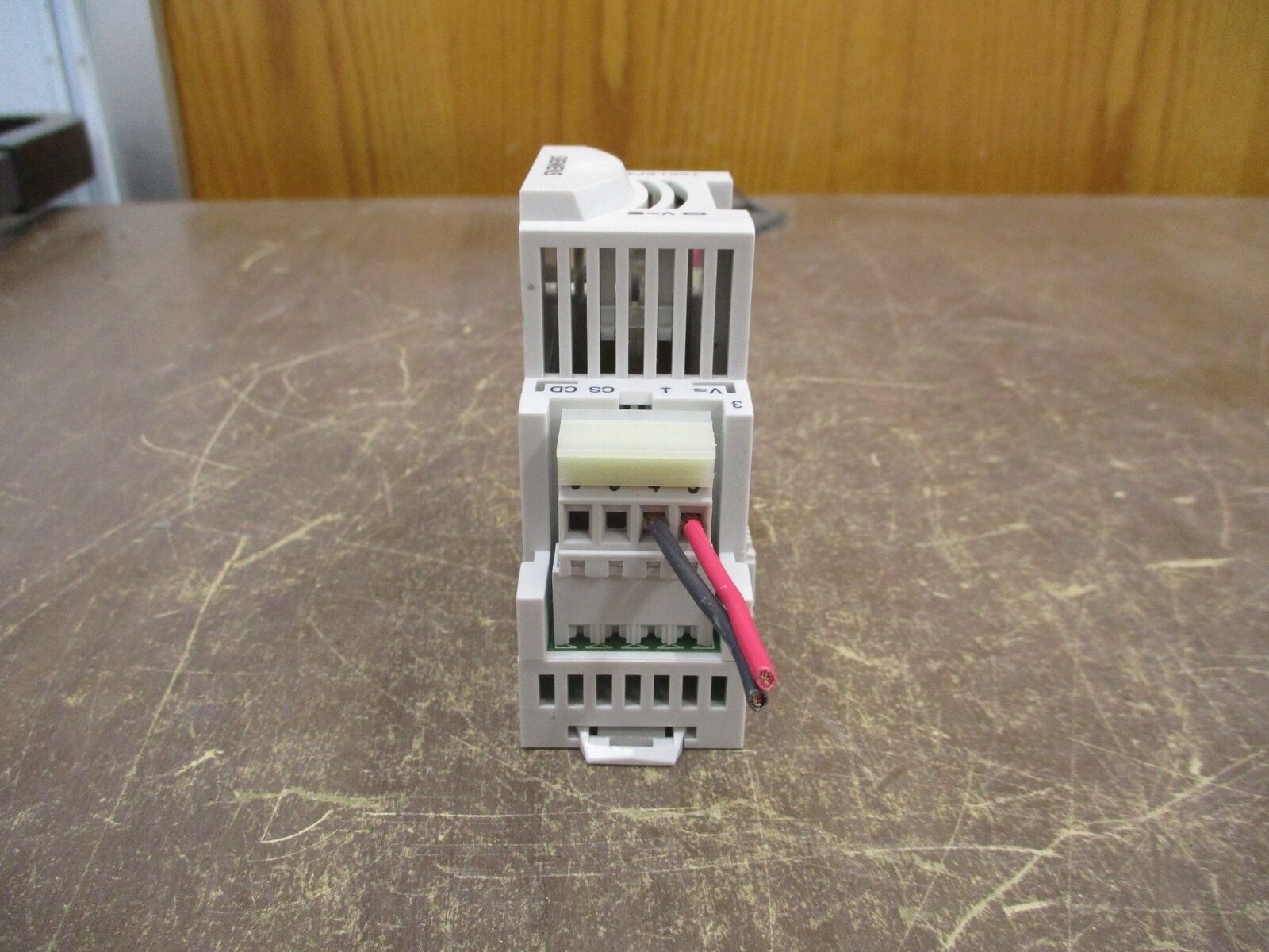 Siemens Bus Connection Module TXS1.EF4 24VAC 50/60Hz Used