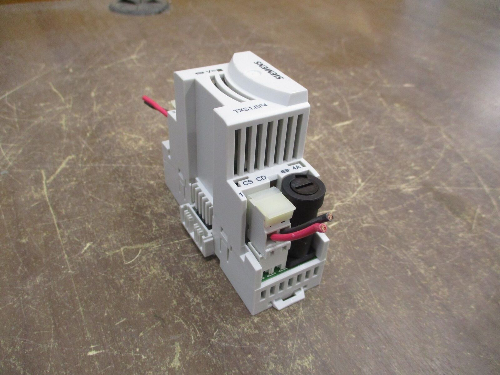 Siemens Bus Connection Module TXS1.EF4 24VAC 50/60Hz Used