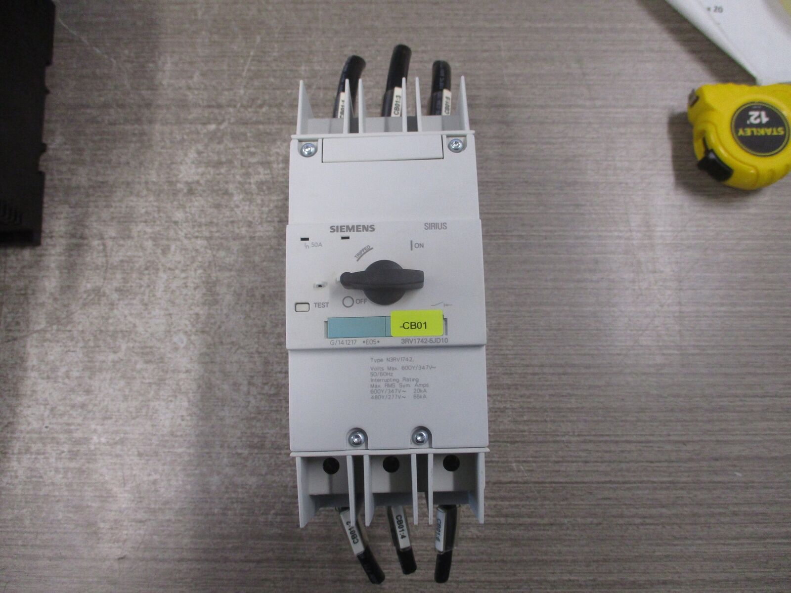 Siemens Sirius Circuit Breaker 3RV1742-5JD10 50A 600V Used