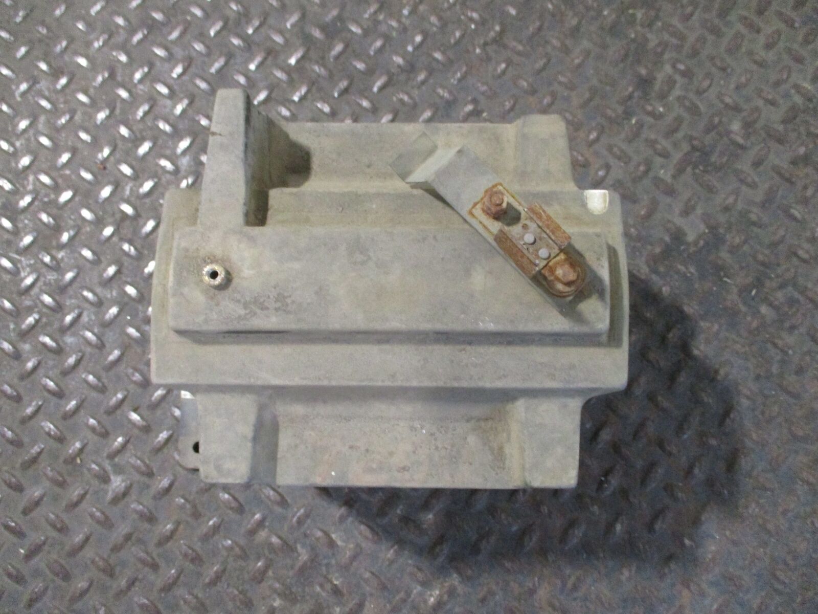 GE Type JVM-5 Voltage Transformer 670X6 Ratio 60:1 Pri: 7200V 60Hz * No Terminal