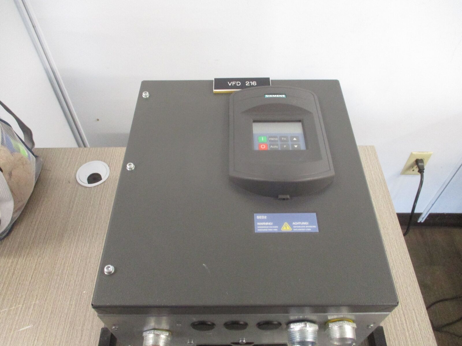 Siemens SED2-1.1/35X AC Drive 6SE6436-5UD21-1BA0 1.5HP 3Ph Input: 380-480V+10%-1