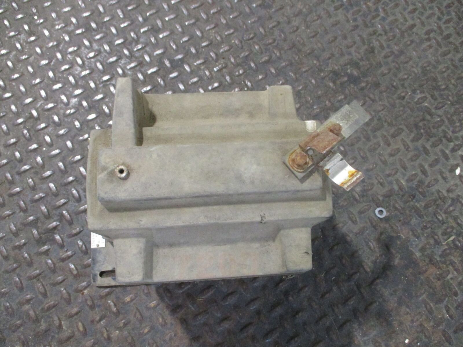 GE Type JVM-5 Voltage Transformer 670X6 Ratio 60:1 Pri: 7200V Used