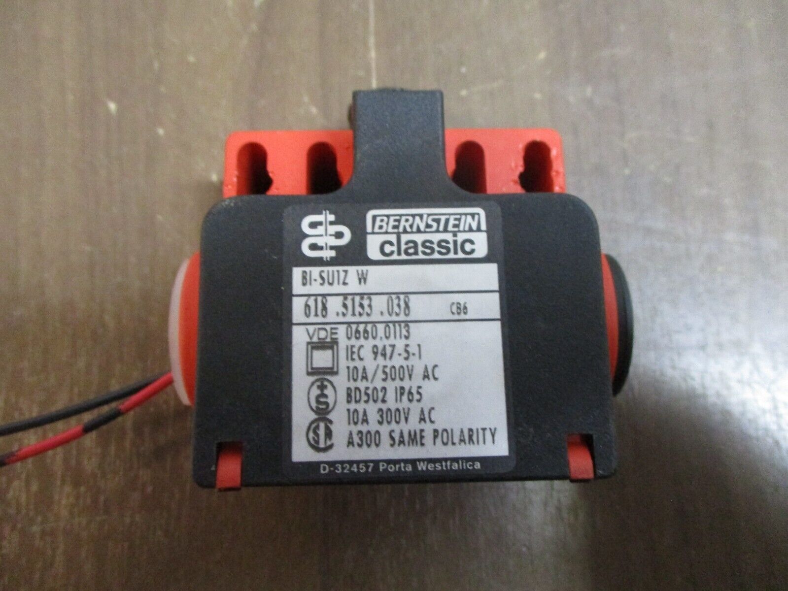 Bernstein Classic BI-SUIZ W Limit Switch 618.5153.038 10A 300V Used