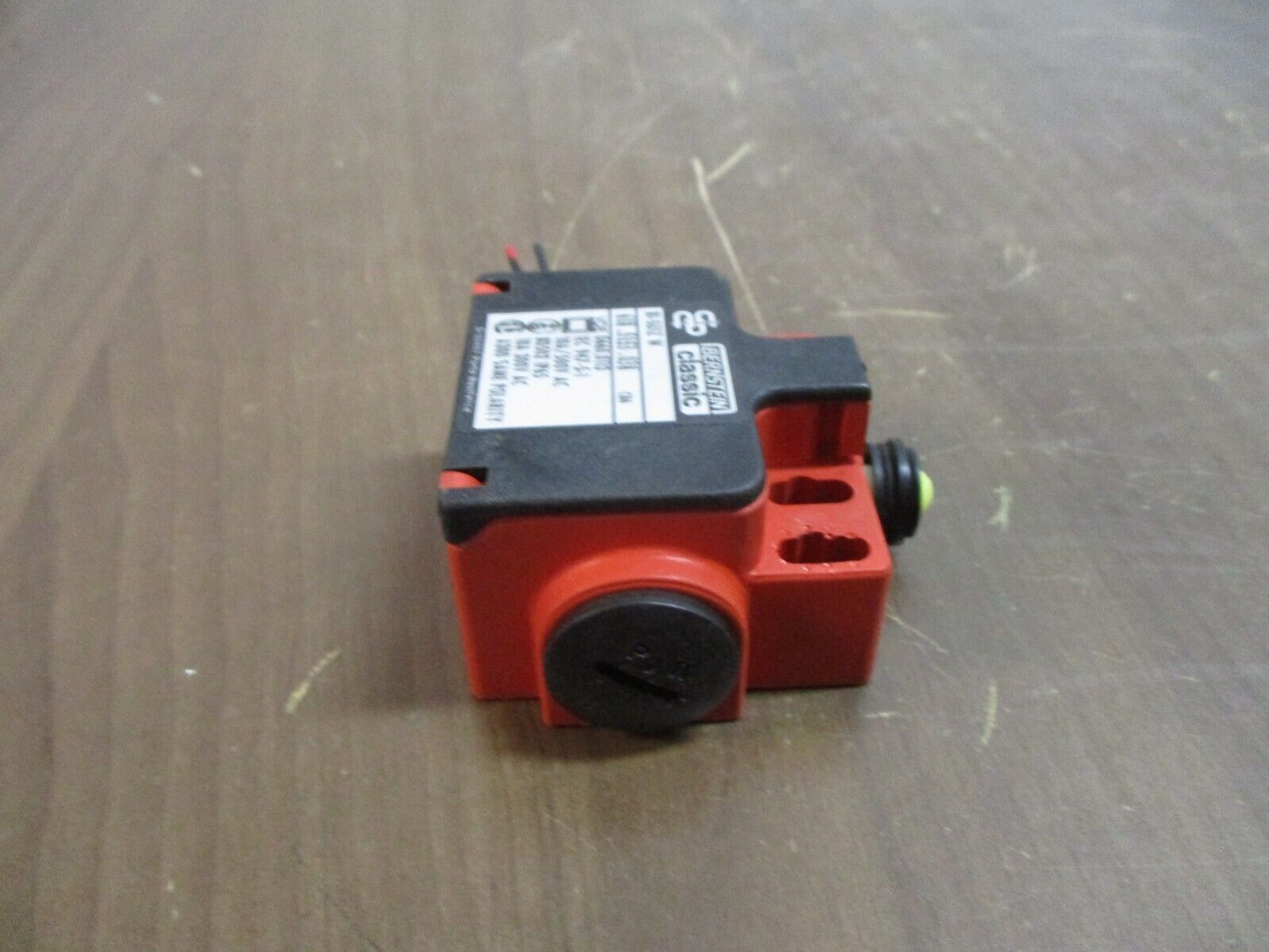 Bernstein Classic BI-SUIZ W Limit Switch 618.5153.038 10A 300V Used