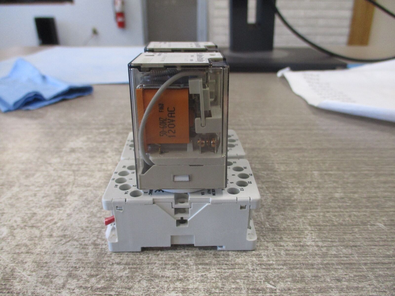 Allen-Bradley Relay 700-HA33A1 Ser.D 120V Coil W/Base * Lot of 2 * Used