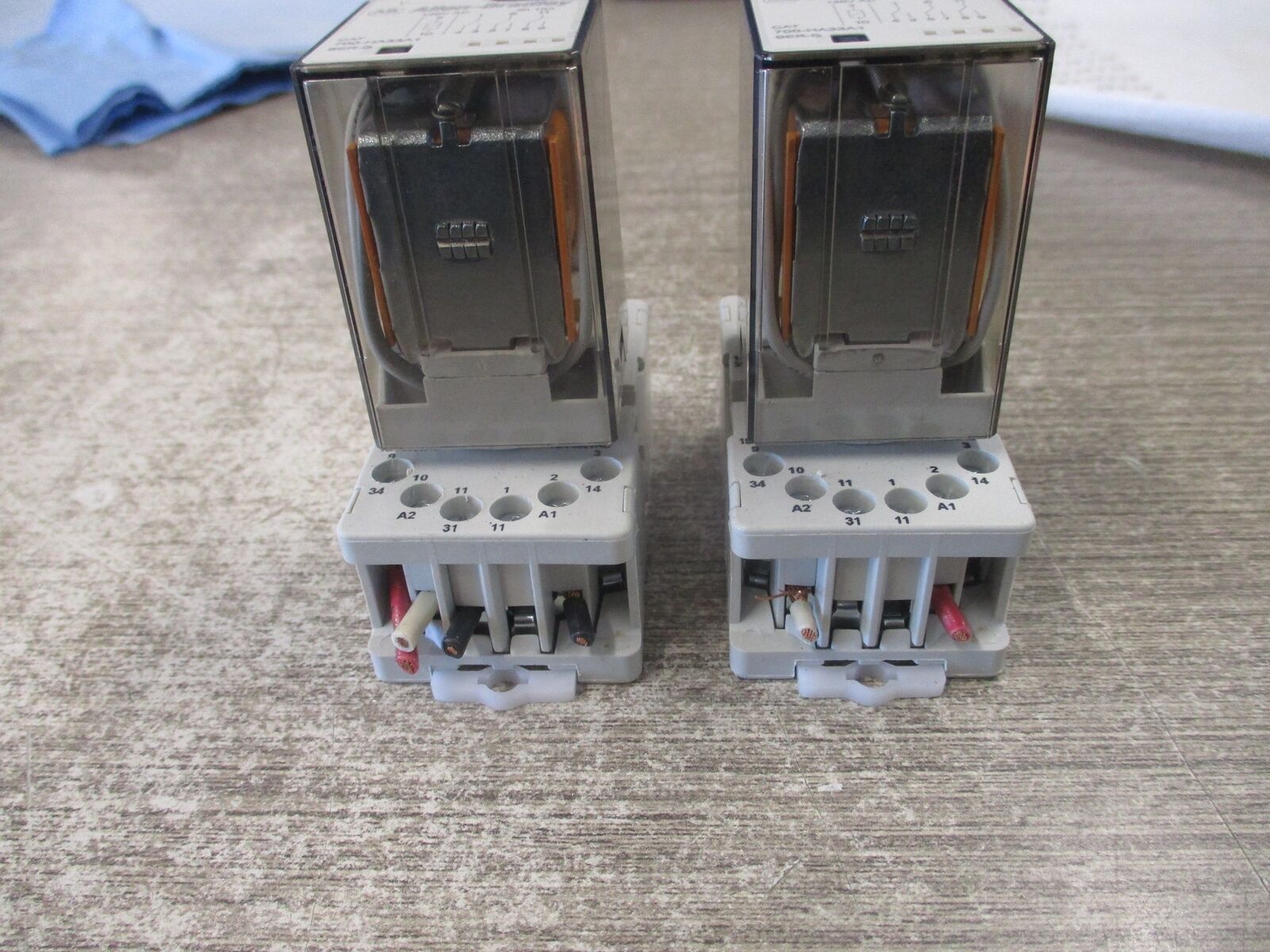 Allen-Bradley Relay 700-HA33A1 Ser.D 120V Coil W/Base * Lot of 2 * Used