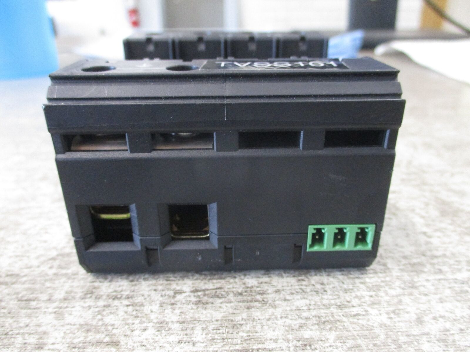Phoenix Contact Surge Arrester Base VAL-MS 320/3+1/FM-UD Used