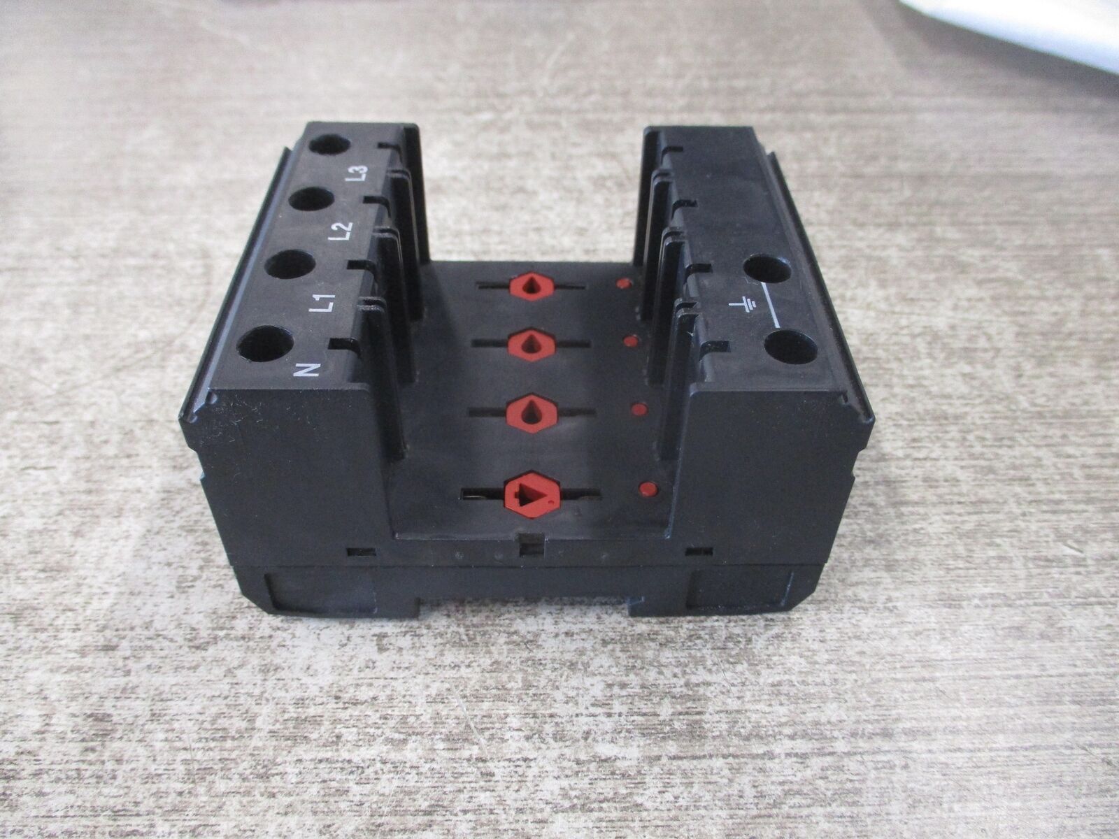 Phoenix Contact Surge Arrester Base VAL-MS 120/3+1/FM-UD Used