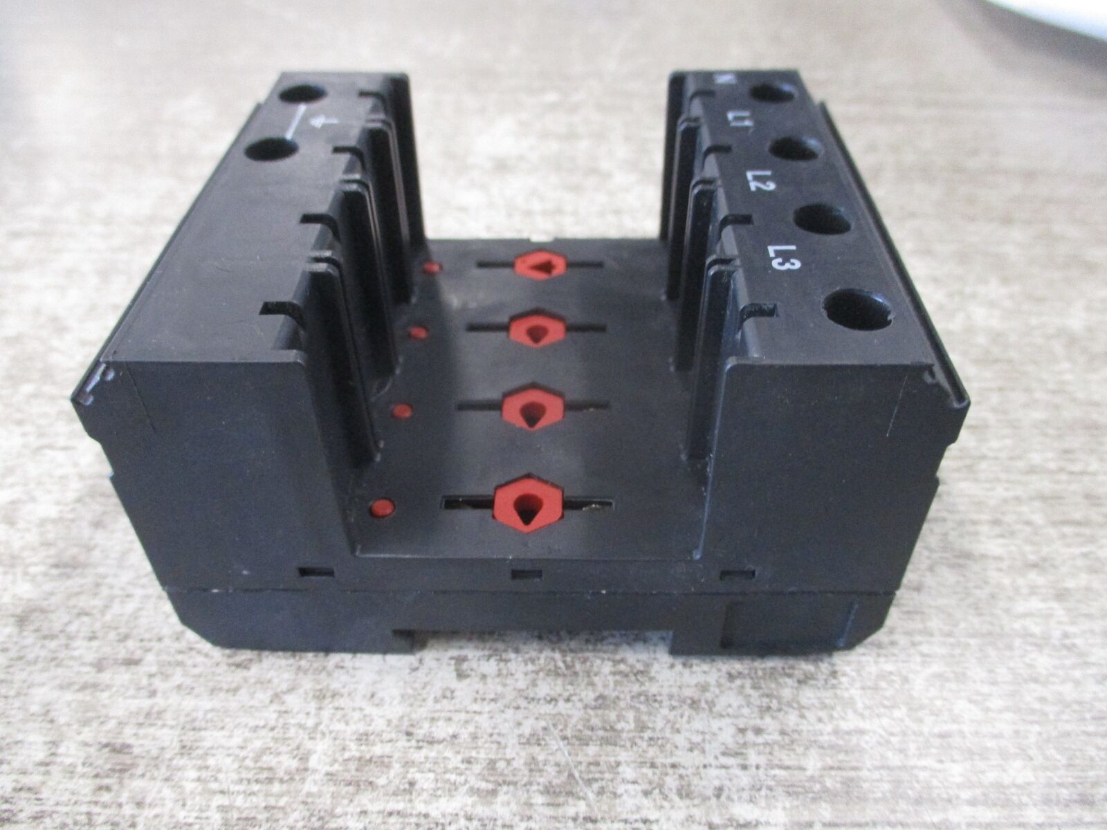 Phoenix Contact Surge Arrester Base VAL-MS 120/3+1/FM-UD Used