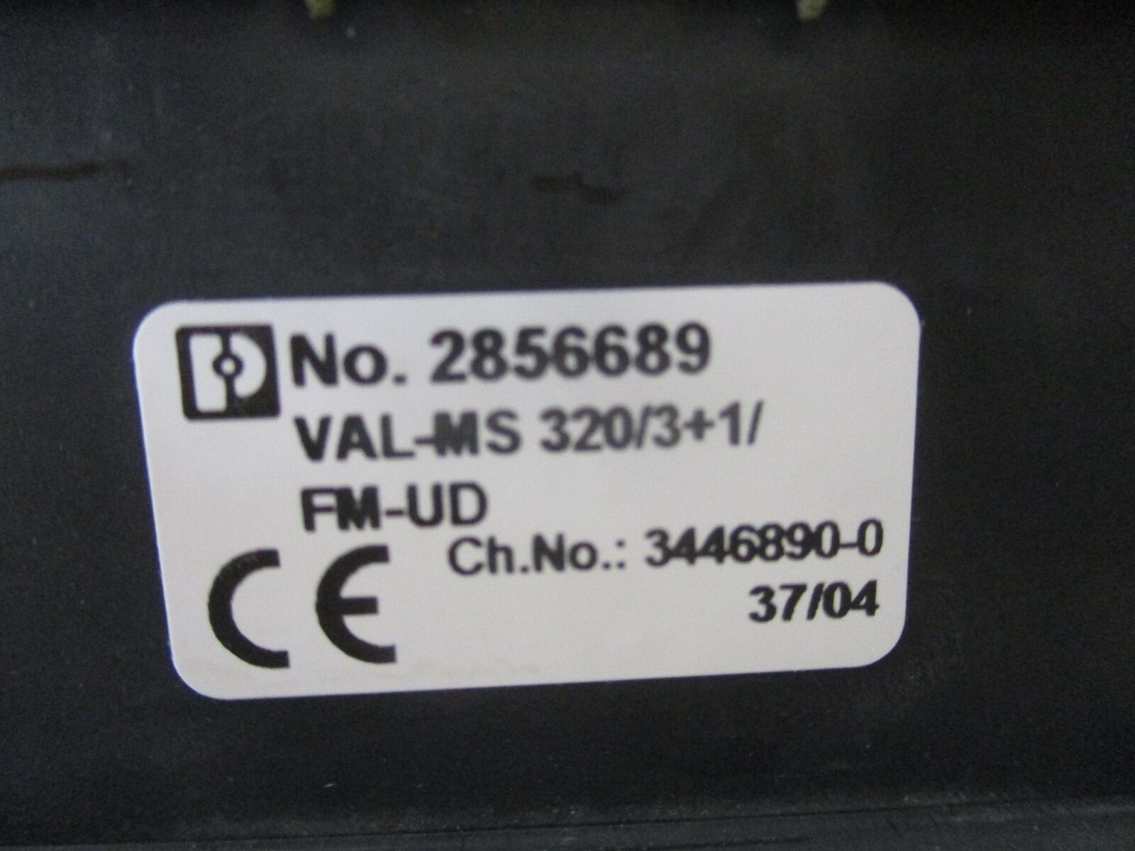Phoenix Contact Surge Arrester Base VAL-MS 320/3+1/FM-UD * Missing 2 Nuts * Used