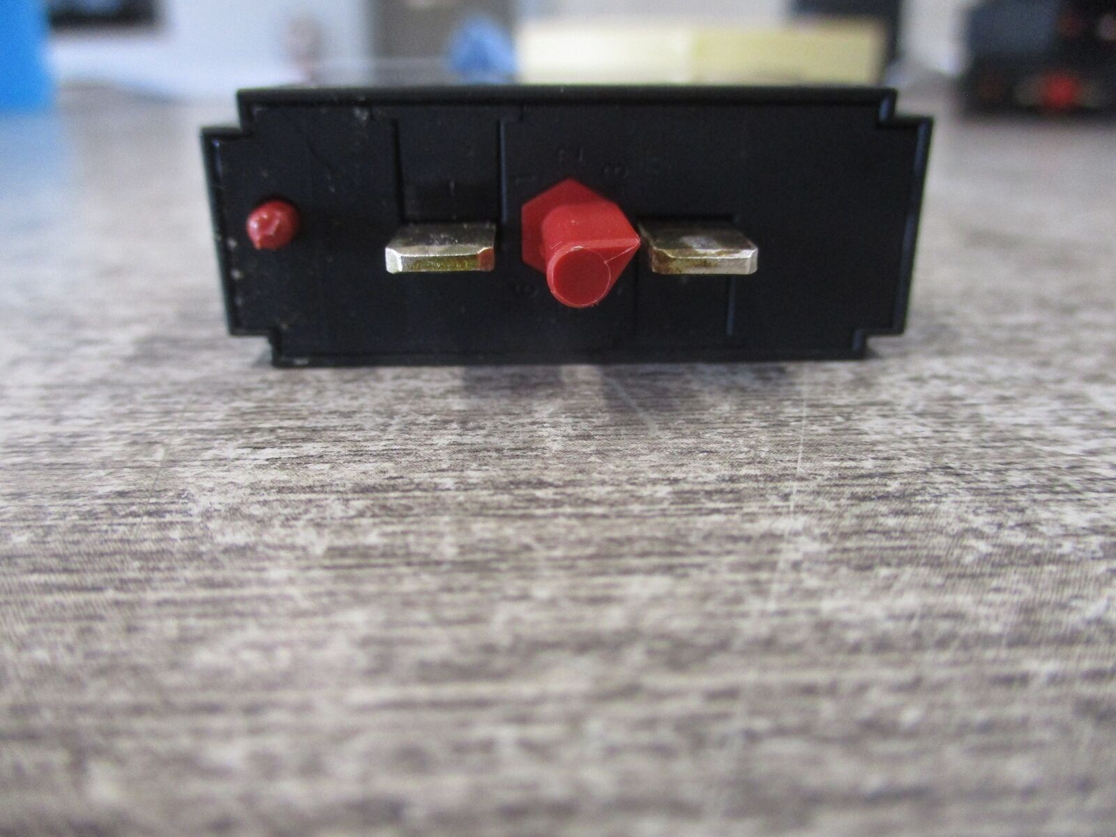Phoenix Contact Valvetrab Surge Protection Plug VAL-MS 320-UD ST UC: 335VAC Used