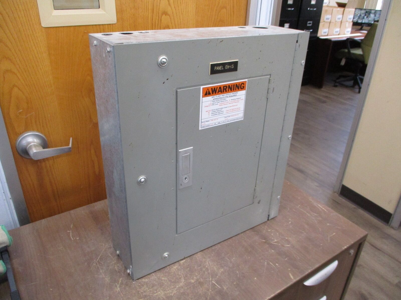 ITE Main Lug Breaker Panel NHB 100A Max 277/480V 3Ph 4W Used