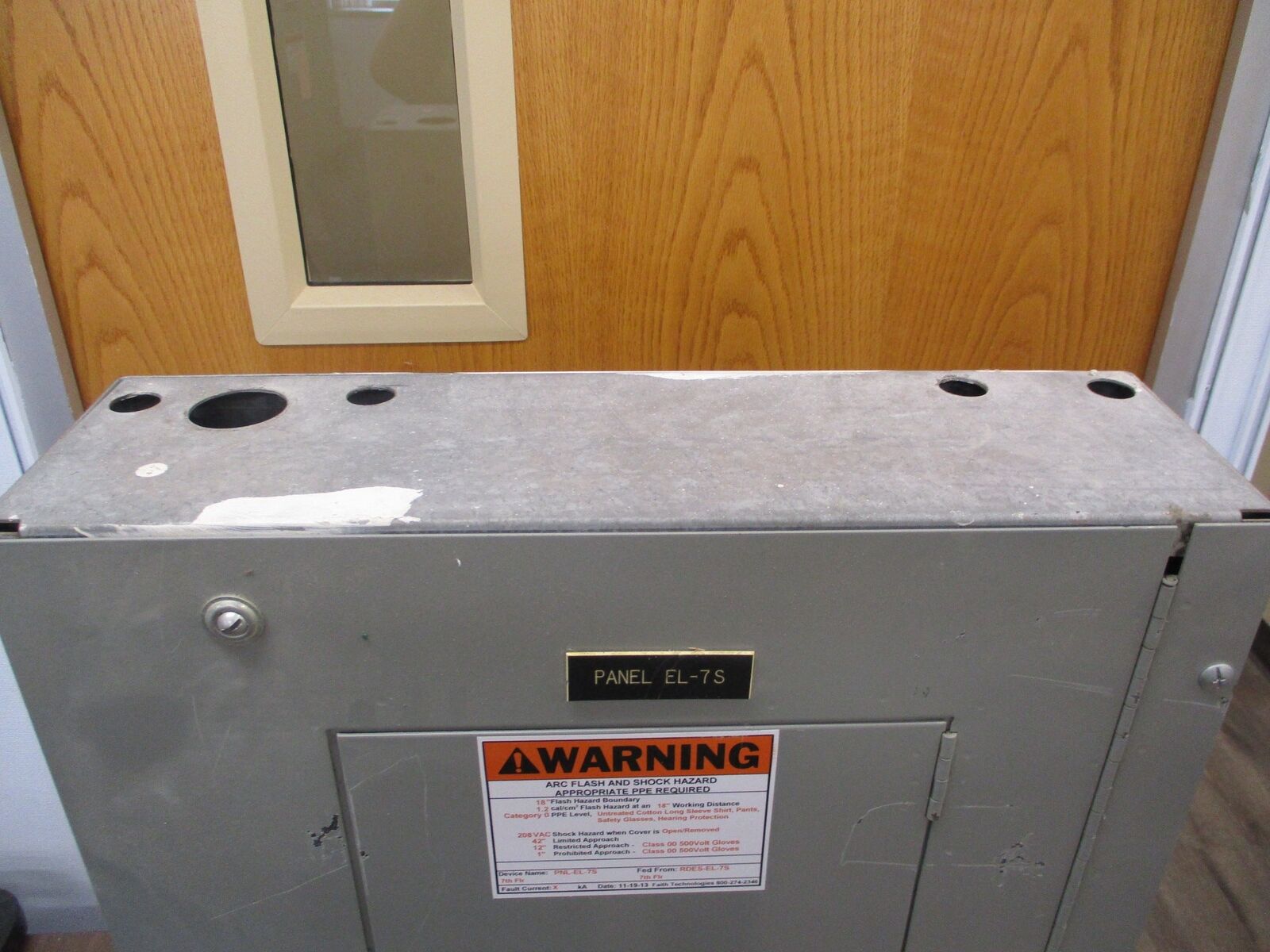 ITE Main Breaker Circuit Breaker Panel NLAB 100A Max, 100A Main 120/208V 3Ph 4W