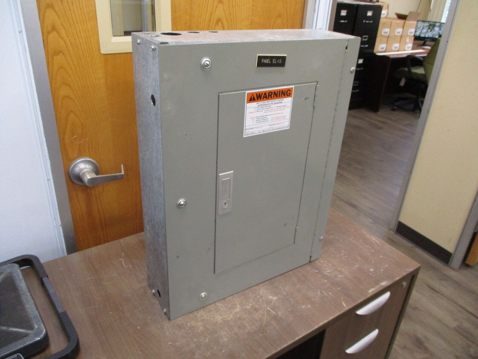 ITE Main Breaker Circuit Breaker Panel NLAB 100A Max, 100A Main 120/208V 3Ph 4W