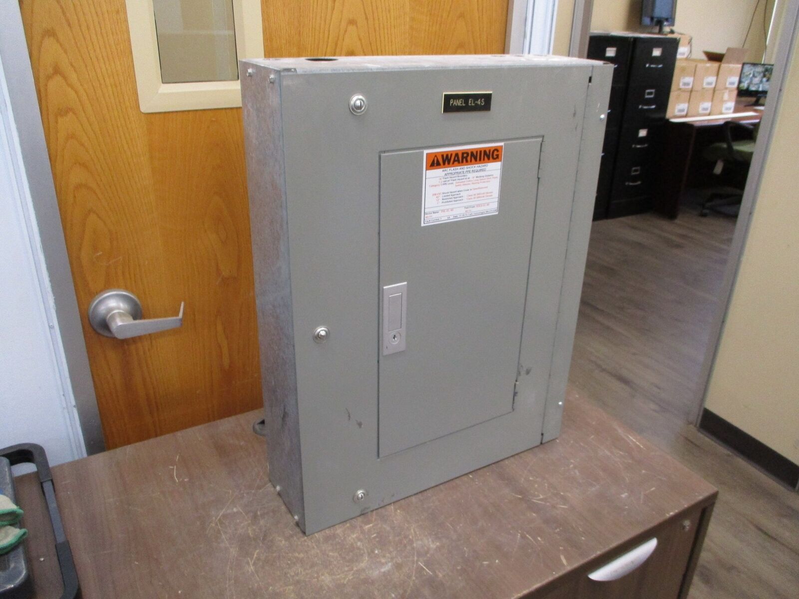 ITE Main Breaker Circuit Breaker Panel NLAB 100A Max, 100A Main 120/208V 3Ph 4W