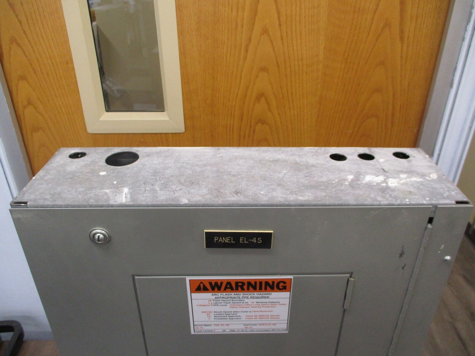 ITE Main Breaker Circuit Breaker Panel NLAB 100A Max, 100A Main 120/208V 3Ph 4W