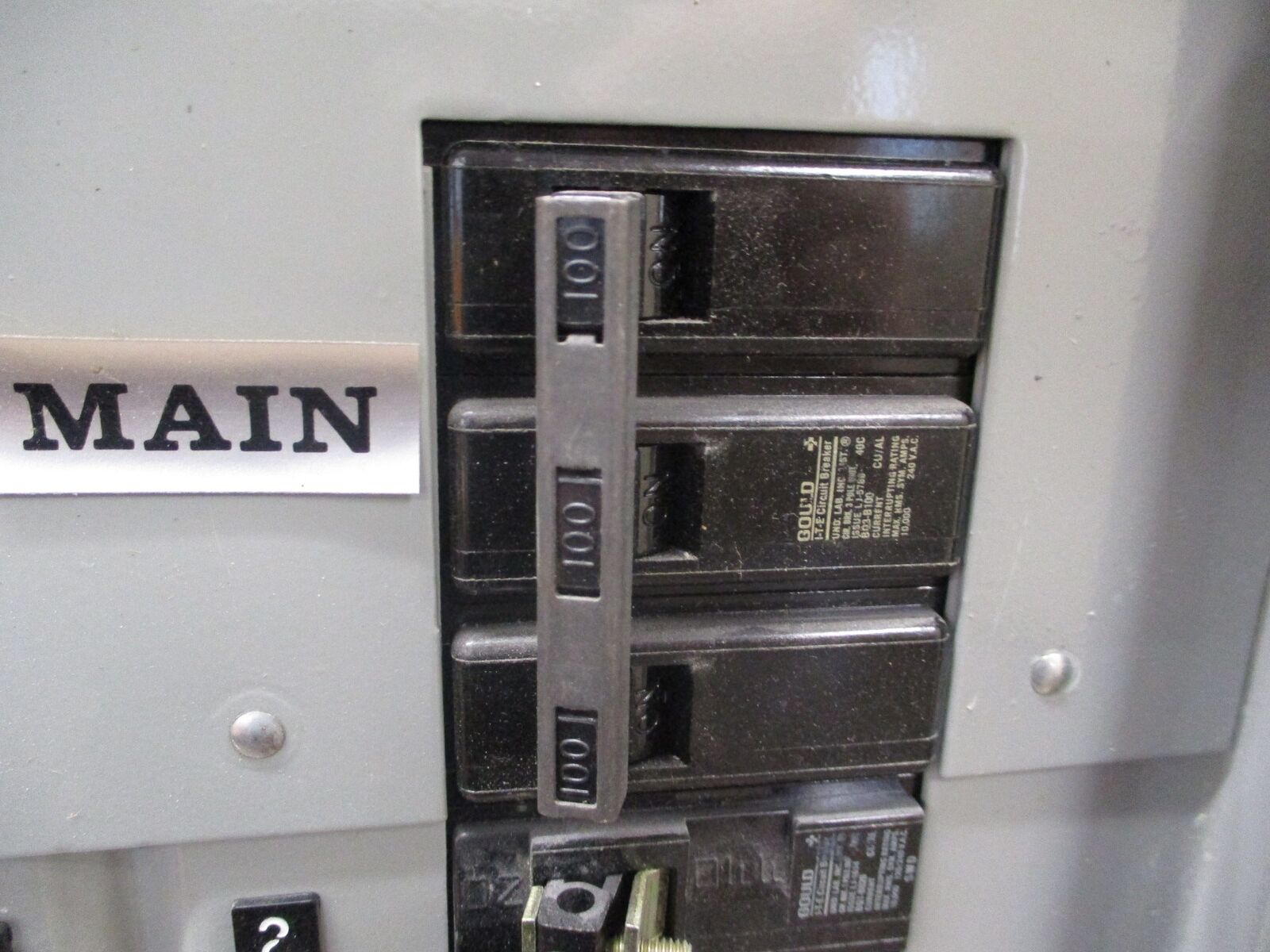 ITE Main Breaker Circuit Breaker Panel NLAB 100A Max, 100A Main 120/208V 3Ph 4W