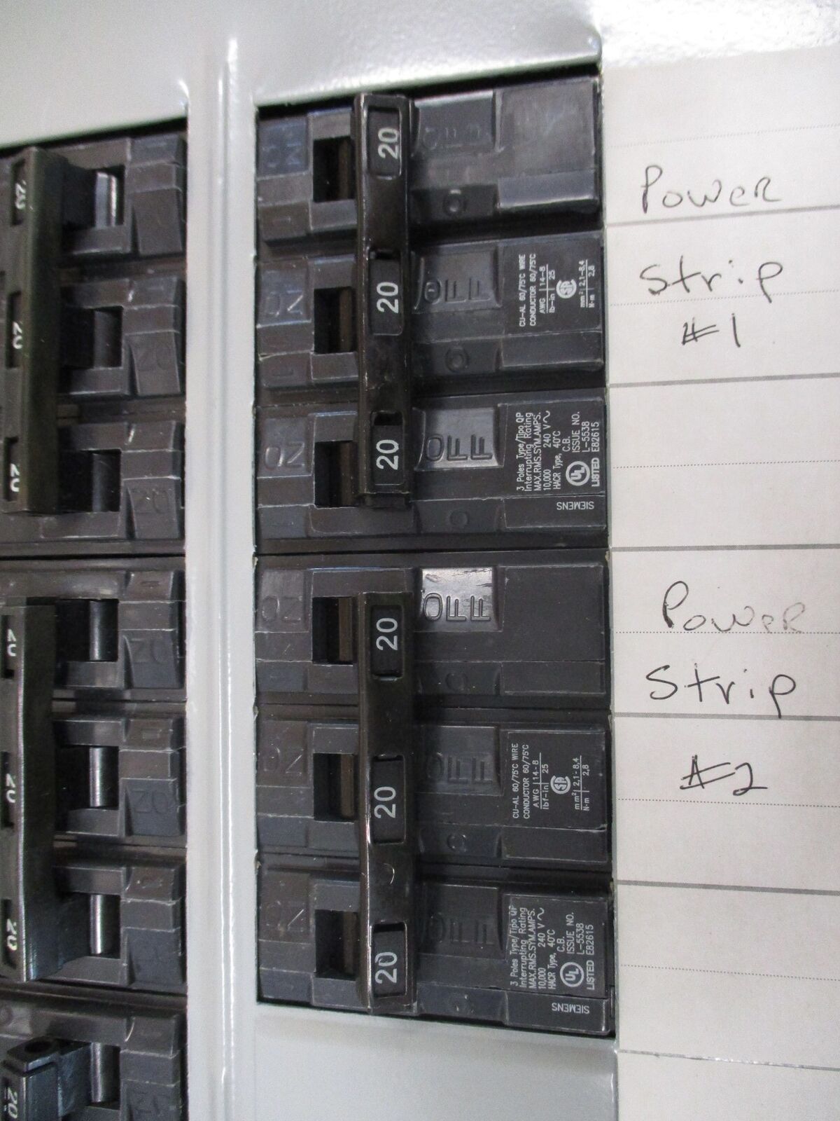 Siemens Main Breaker Circuit Breaker Panel P3054B3200CU / P3054L3200CU 200A Max