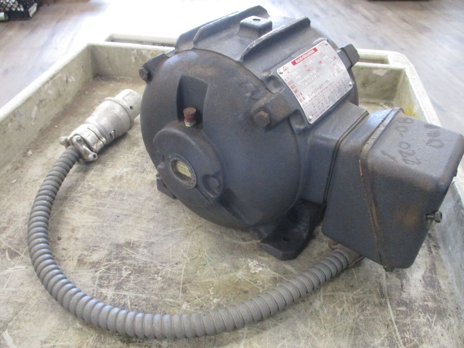 Allis-Chalmers Motor G500 3/4HP 208-220/440V 1150RPM Frame 182 3.2-3.2/1.6A Used