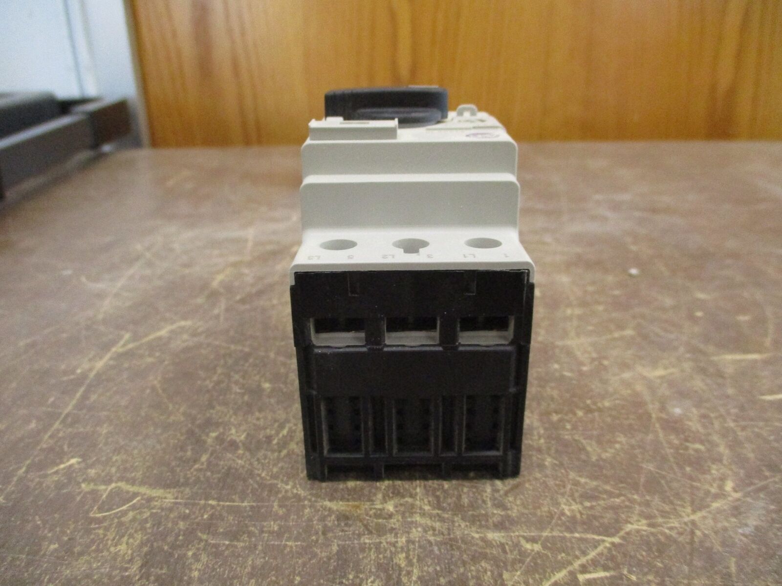 Allen-Bradley Manual Motor Protector 140M-C2E-B25 Ser. D Trip: 1.6-2.5A