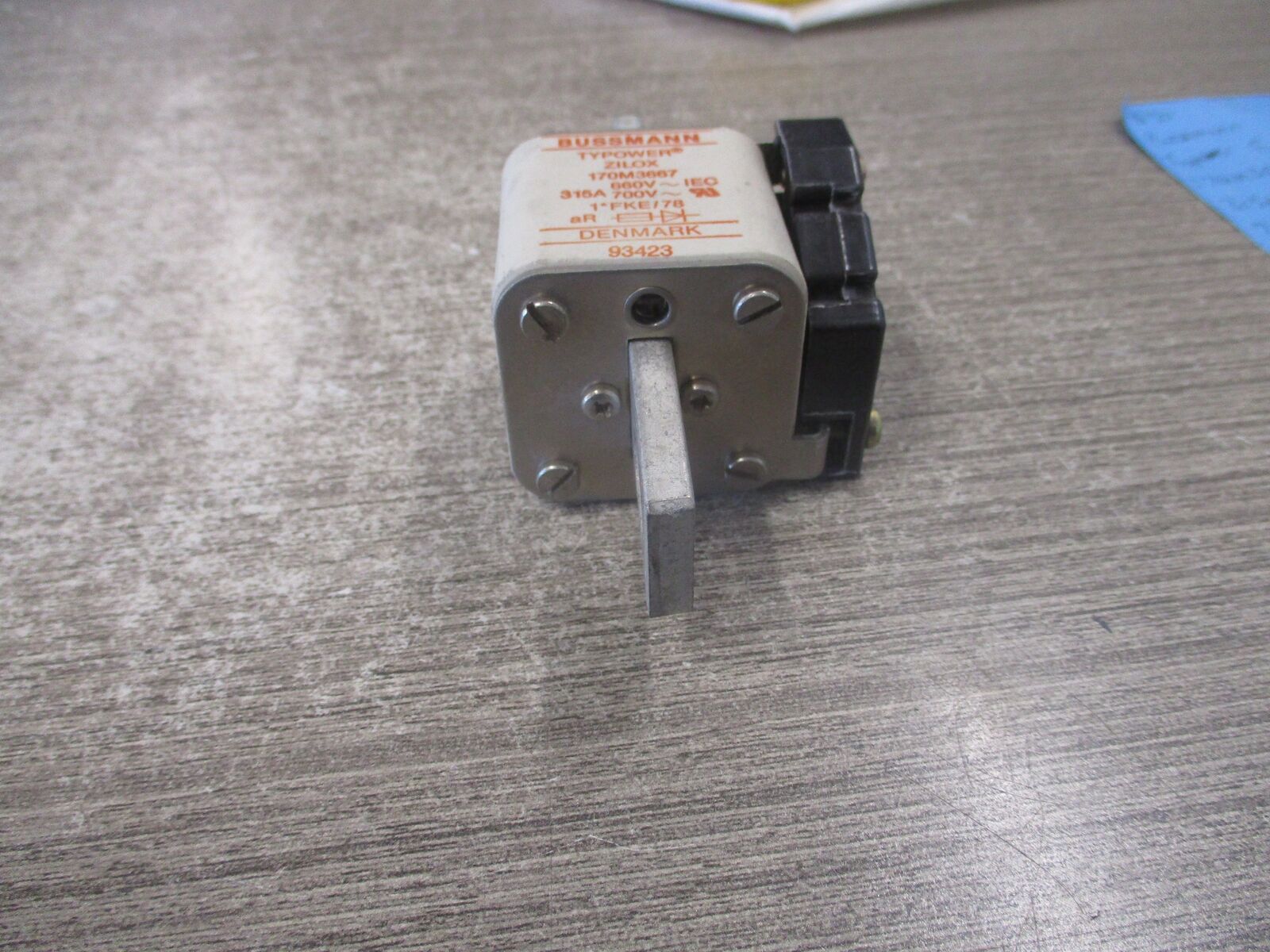 Bussmann Typower Fuse 170M3667 315A 700V Used