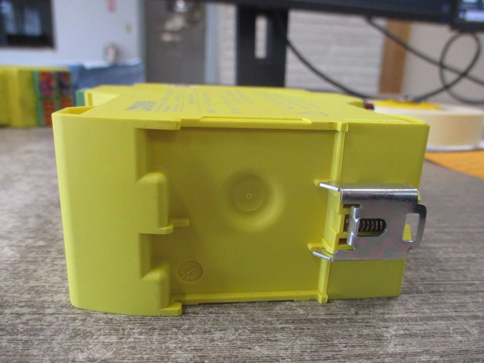 Phoenix Contact Safety Relay 2963996 PSR-SPP-24UC/ESAM4/8X1/1X2 Input: 24V AC/DC