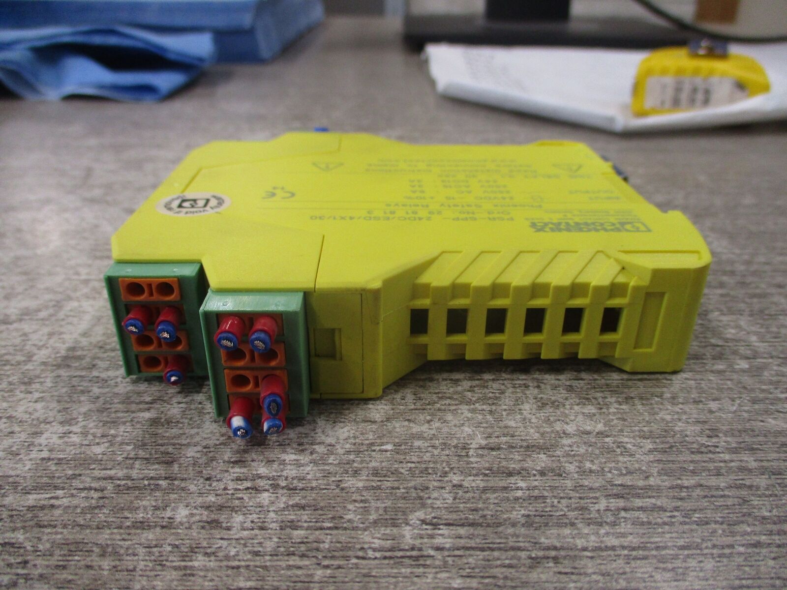 Phoenix Contact Safety Relay 2981813 PSR-SPP-24DC/ESD/4X1/30 Input:24VDC Output: