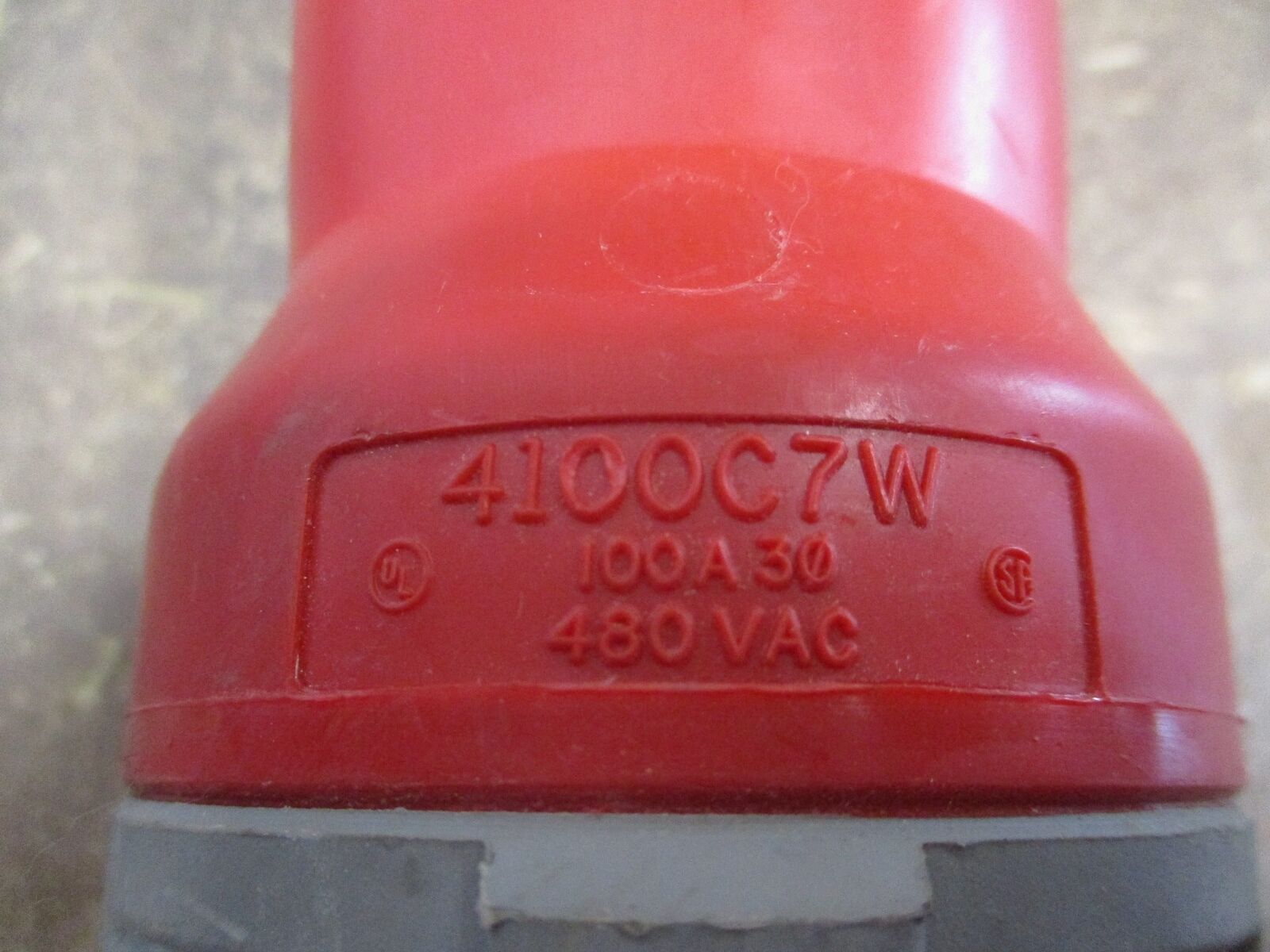 Hubbell Connector 4100C7W 100A 480V 3Ph *Broken Cover Hinge* Used