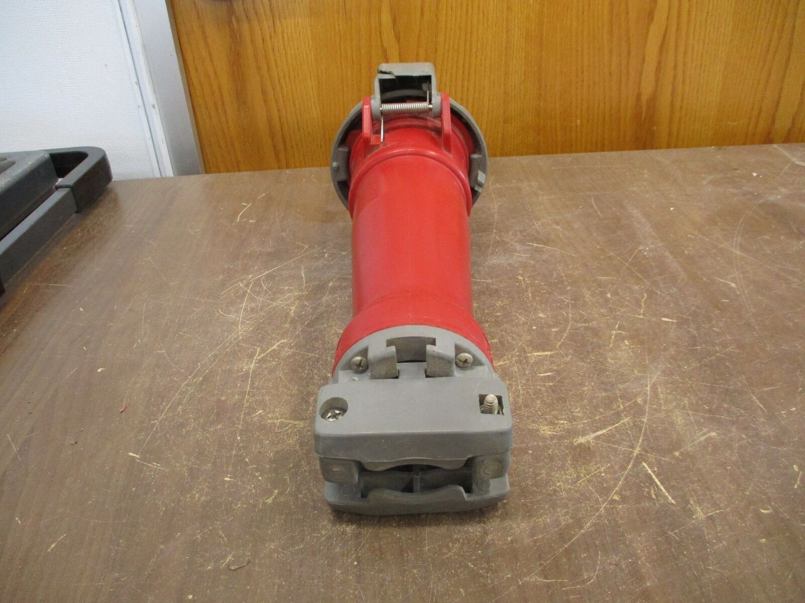 Hubbell Connector 4100C7W 100A 480V 3Ph *Broken Cover Hinge* Used