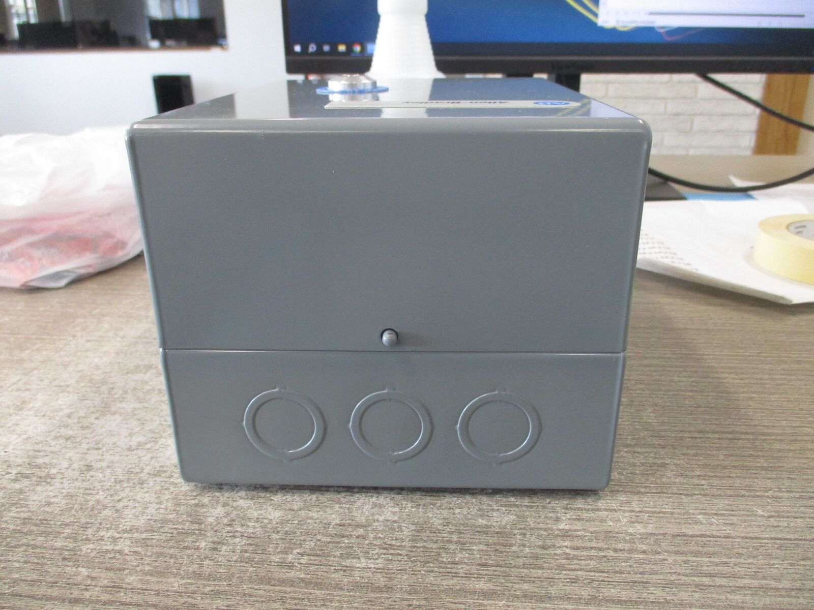 Allen-Bradley Enclosed Size 00 Starter 509-TAD Ser. D 115-120V Coil 3Ph Type 1 E